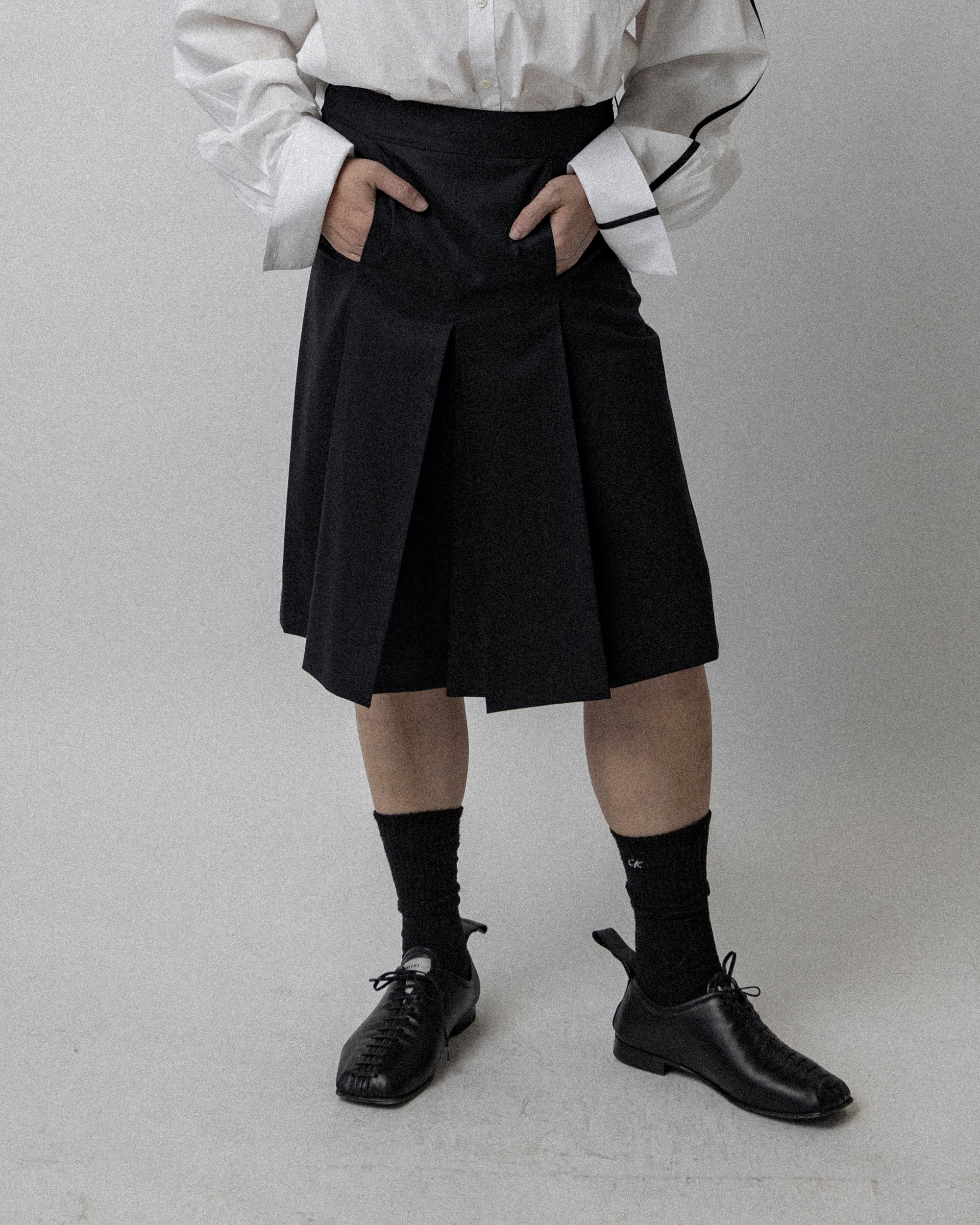 High Waisted Pleated Skort Wool Black - Waist 34.5''
