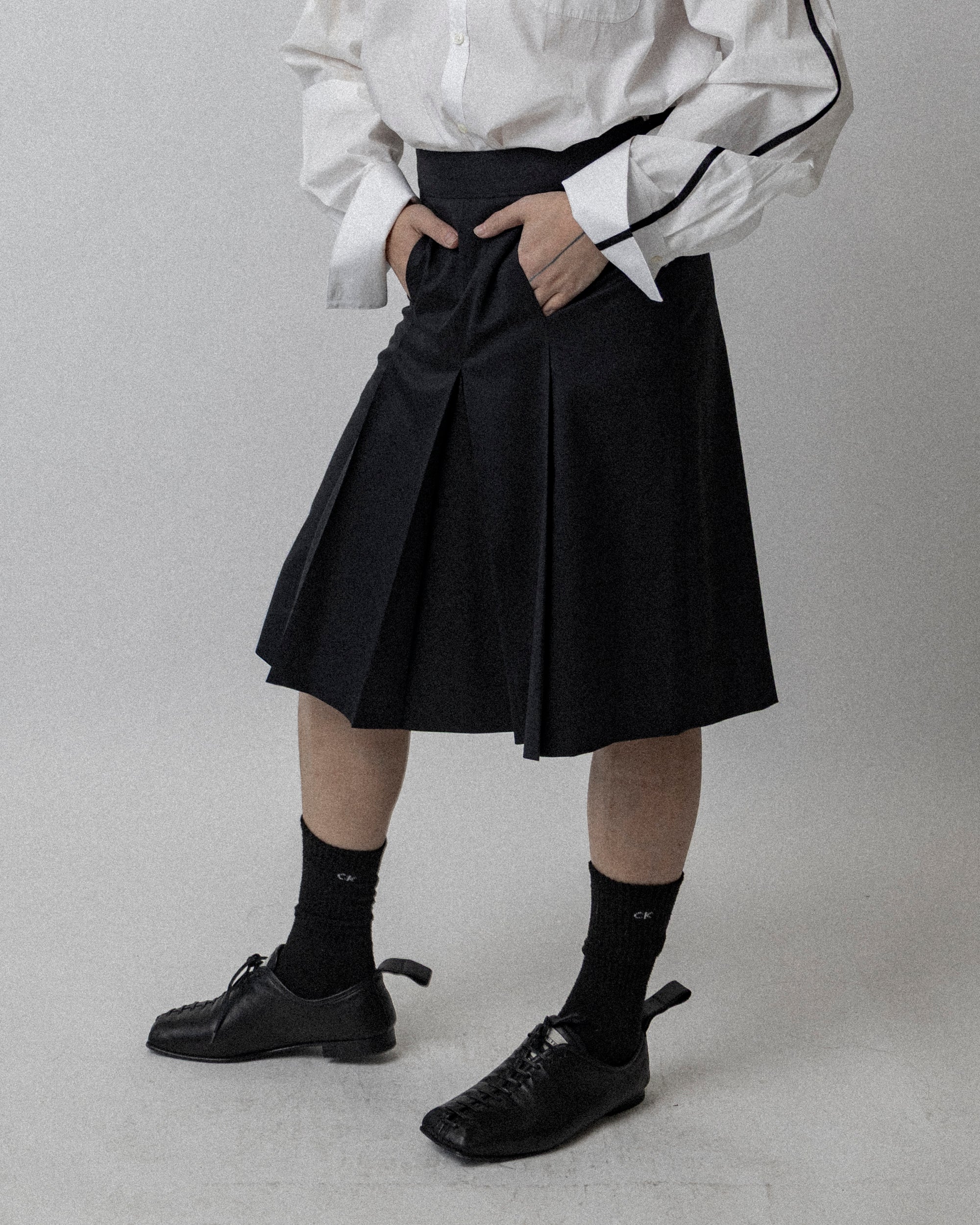 High Waisted Pleated Skort Wool Black - Waist 34.5''