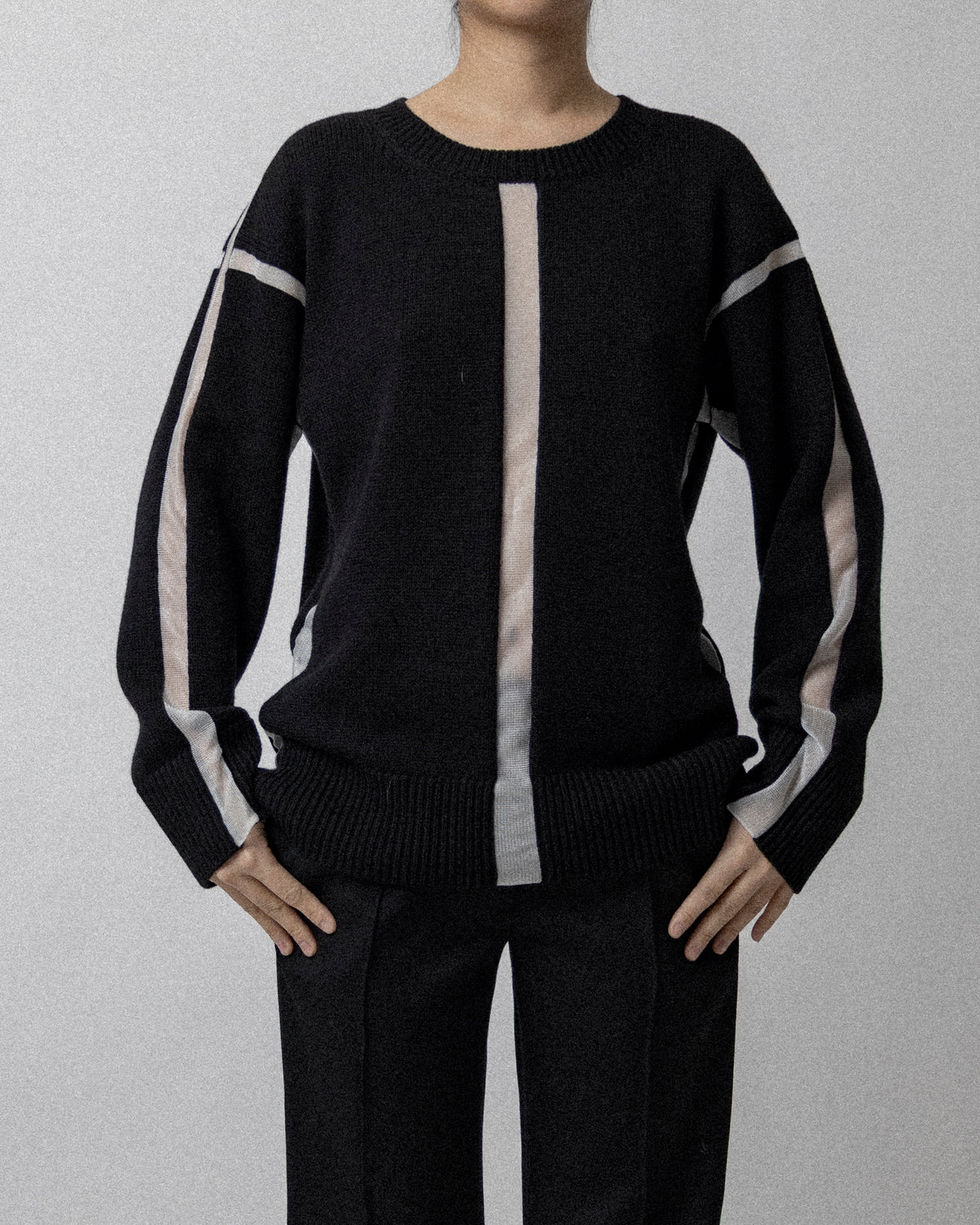 Panel Crew Neck Sweater Black / Clear Cross Shoulder 23''